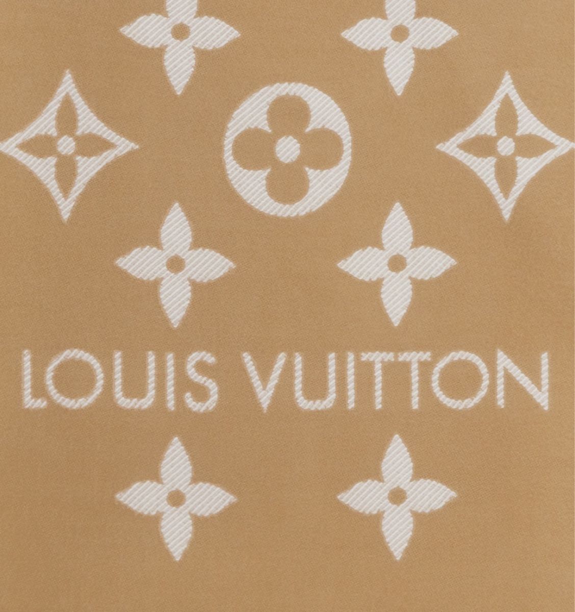 Louis Vuitton Foulard & Sciarpe: LOUIS VUITTON Essential Monogram Scarf (NEW) – Nuovo e nell'imballaggio originale da Zürich venduto da Angela_Fashion_Lover 2