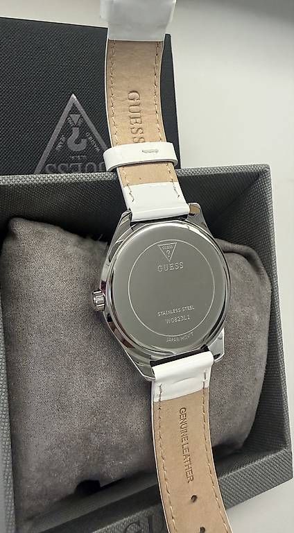 Orologi: Guess Uhr weiss – Usato da Gattikon venduto da laila.e_ 2
