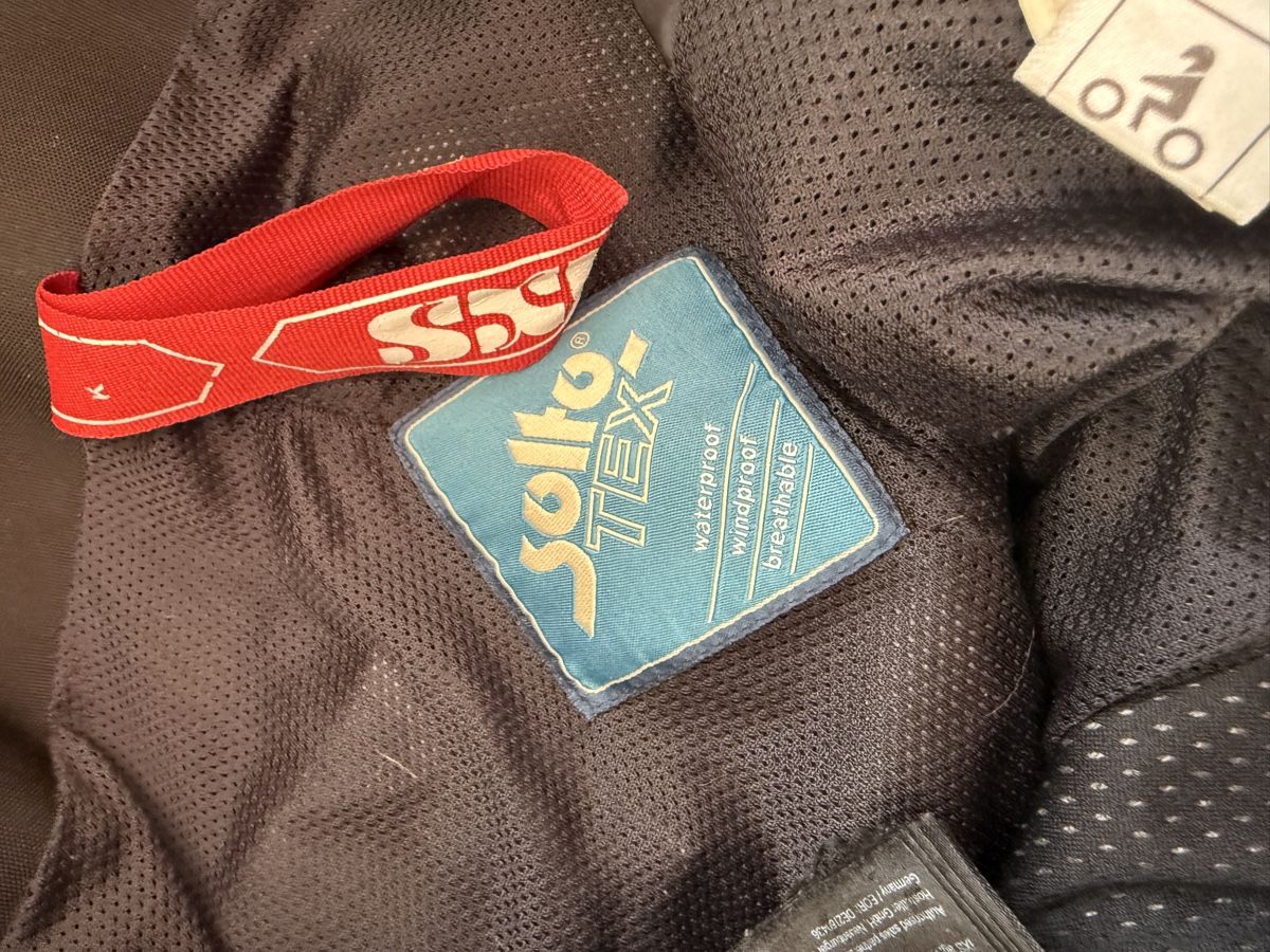 IXS Pantaloni: Motorrad Hose IXS Grösse 48 – Usato da Steg im Tösstal venduto da andreas.brunner84 2