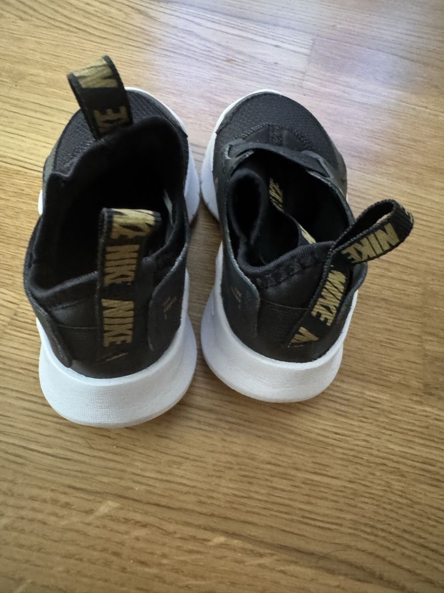 Nike Schuhe für Jungen: Baskets Nike enfant 26 – Neu (gemäss Beschreibung) aus La Chaux-de-Fonds von kel_9khc 2