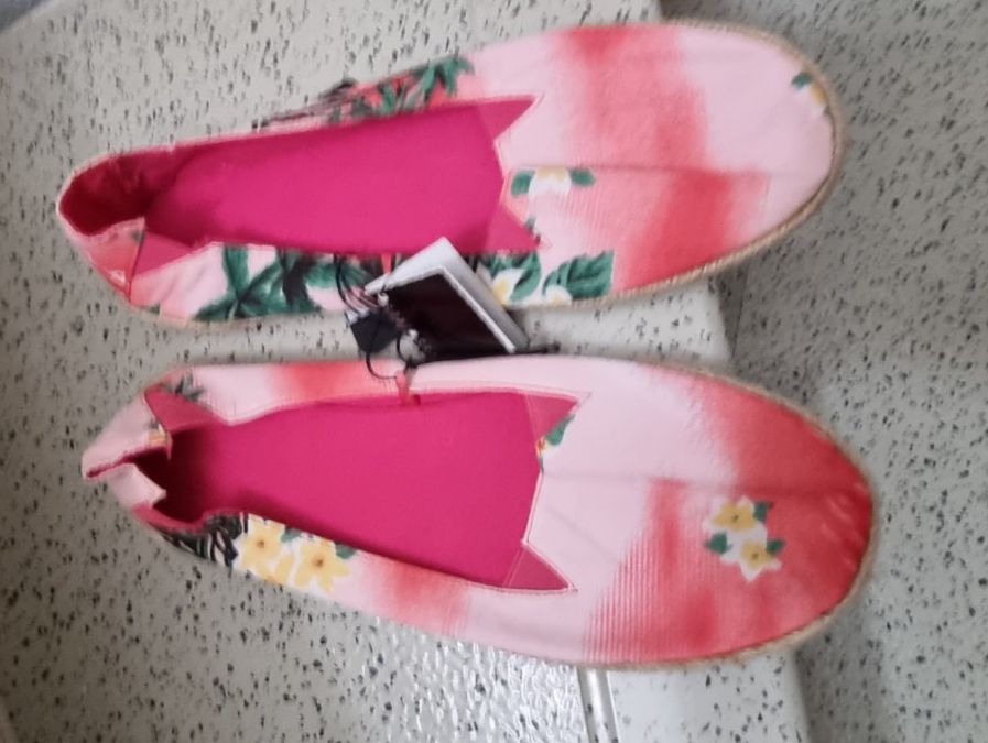 Scarpe da donna: Schuhe, Espadrilles Gr. 39 neu bunt – Nuovo e nell'imballaggio originale da Geroldswil venduto da Agapanthus22