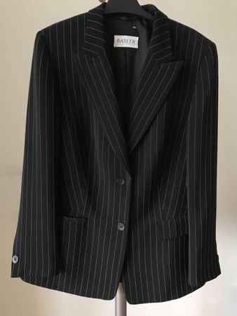 Costume veste jupe BASLER, taille 44, noir lignes blanches