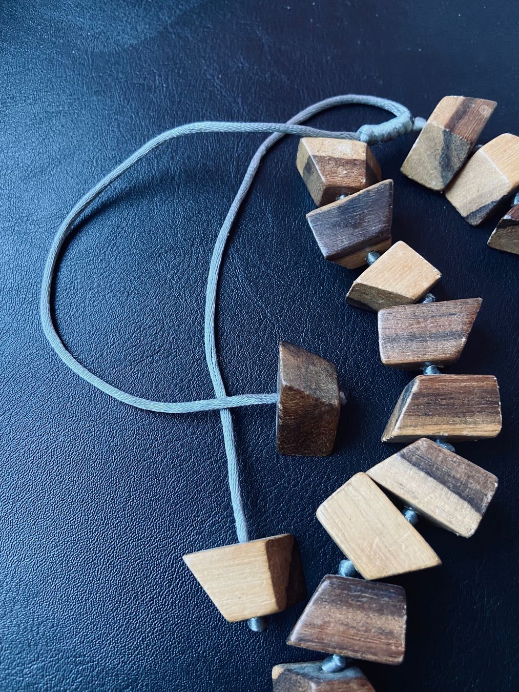 Catenine: Aparte Holz Halskette – Nuovo (secondo la descrizione) da Zuerich venduto da Perlen-Decor 3