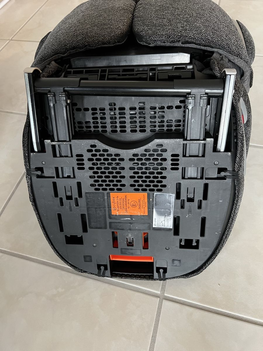 Cybex Auto-Kindersitze: Cybex Solution Z-Fix Plus, Farbe: Manhatten Grey – Gebraucht aus Wallisellen von SPKWichtel 2