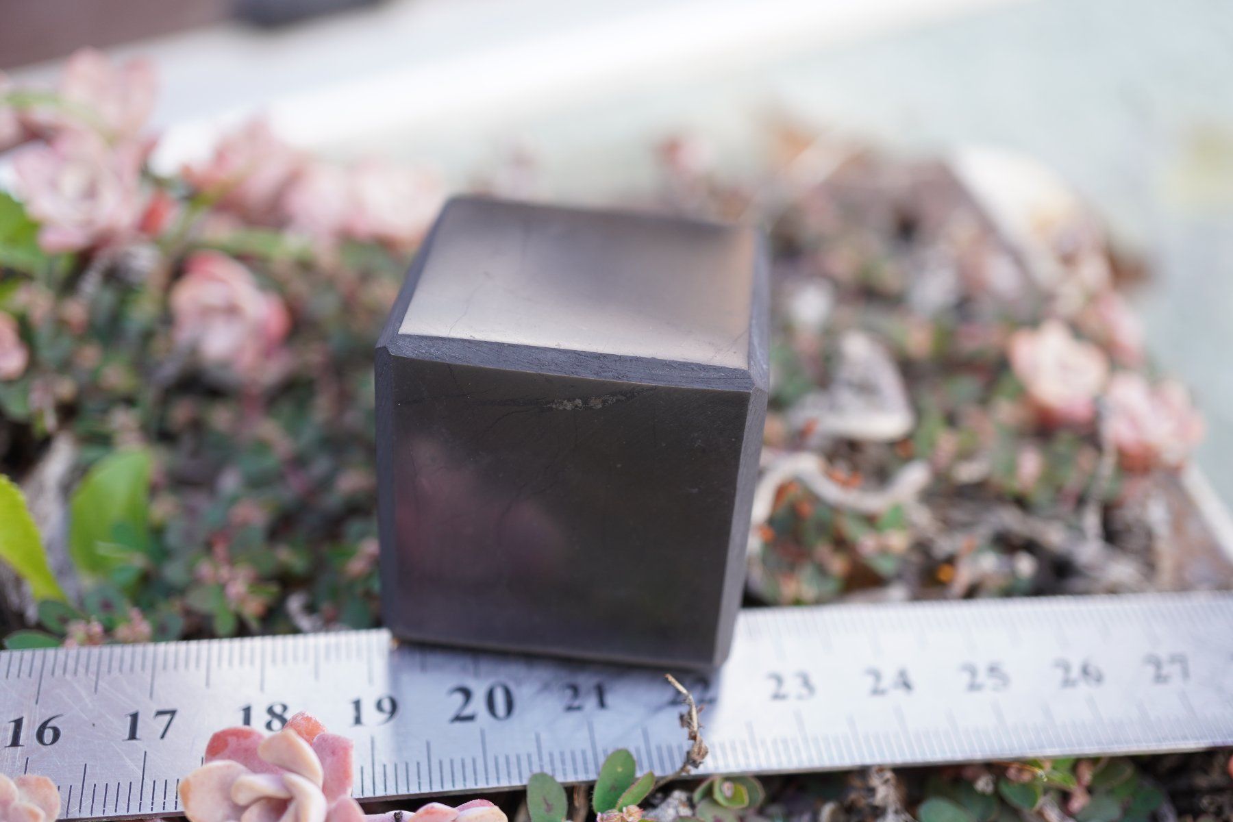 Minerali & Pietre curative: Schungit / Shungit  Würfel 3cm – Nuovo e nell'imballaggio originale da Eschenbach SG venduto da topstone 3