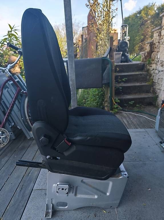 Tutti i ricambio: Fahrersitz Mercedes Sprinter 906 – Usato da Windisch venduto da Elmato1 2