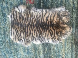 Kaninchenfell gefärbt wie ein Tiger