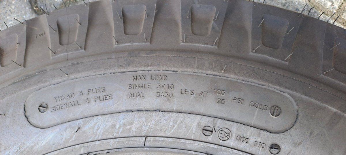 Pneus & Kompletträder: Danubiana Pneu 7.50-20 V-77 – Gebraucht aus Münchenwiler von Zellerbarbara 2
