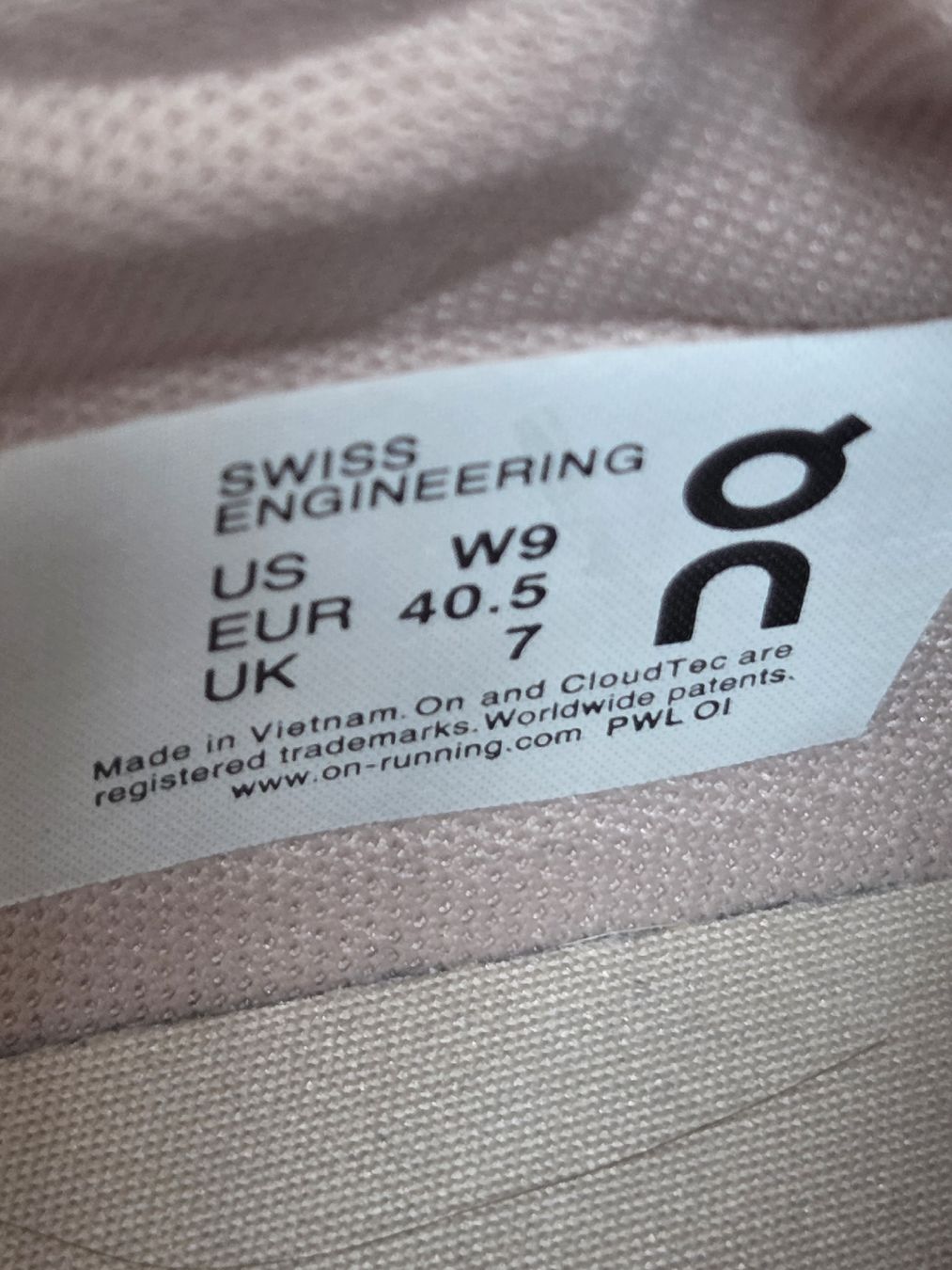 On Scarpe da donna: ON The Roger Gr.40.5 – Usato da Embrach venduto da Musti20 8