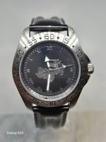 Neue Herrenuhr mit Stahlgehäuse und schwarzem Lederarmband