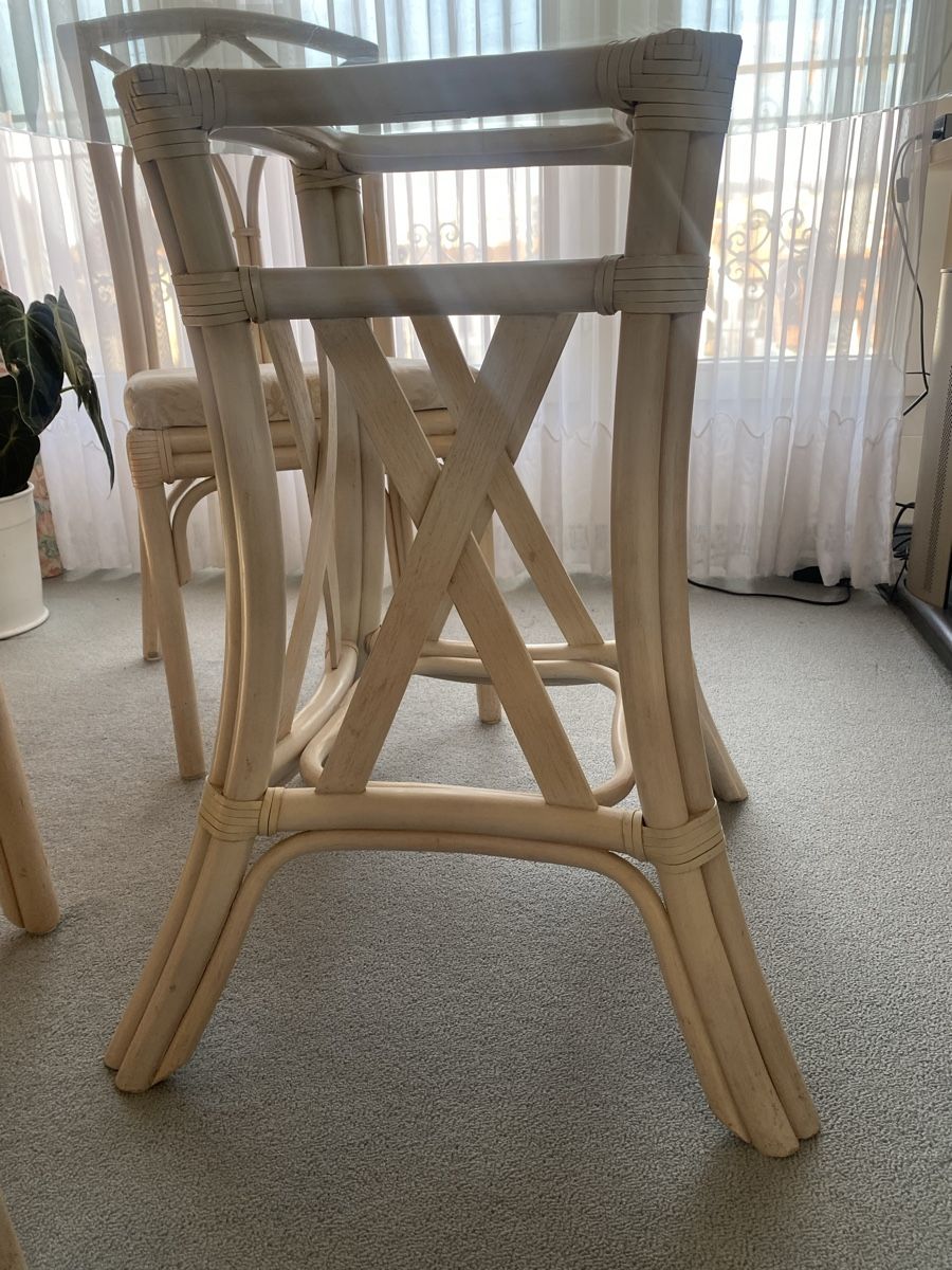 Set di tavolo e panche: Rattan Esstisch mit 3 Stühlen – Usato da Wil SG venduto da nat_g5tn 3