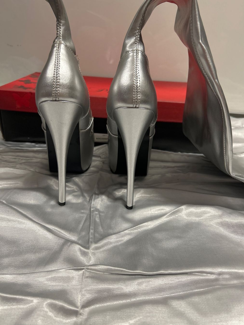 Scarpe da donna: Pleaser Overknee Heels Stiefel silber Gr 37 Neu – Nuovo e nell'imballaggio originale da Regensdorf venduto da Spyke55 5