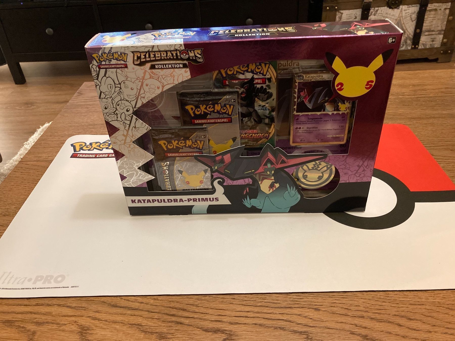 Pokémon Sammelbilder & Trading cards: Pokemon Celebrations Katapuldra-PrimusDE – Neu und originalverpackt aus Küssnacht am Rigi von Ebikoner 3