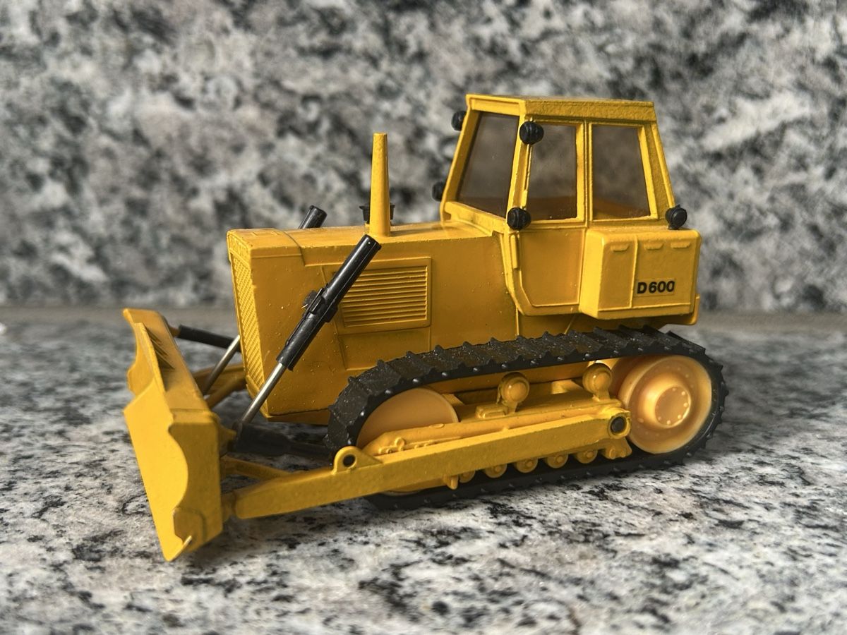 Modellbausätze & Standmodelle: Hanomag Bulldozer, 1:50 , Cursor – Gebraucht aus Horw von Tigercat635 2