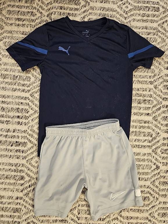 Lotti & Set di vestiti: Jungen Kleiderpaket, Grösse 140 – Usato da Nussbaumen AG venduto da Ralix 4