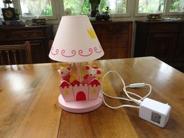 Jolie lampe de chevet pour chambre fille