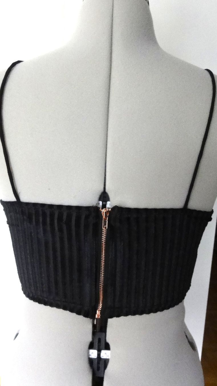 Altra biancheria intima: Bralette, schwarzer Samt, Gr. S – Usato da Samedan venduto da chickenrun01 1