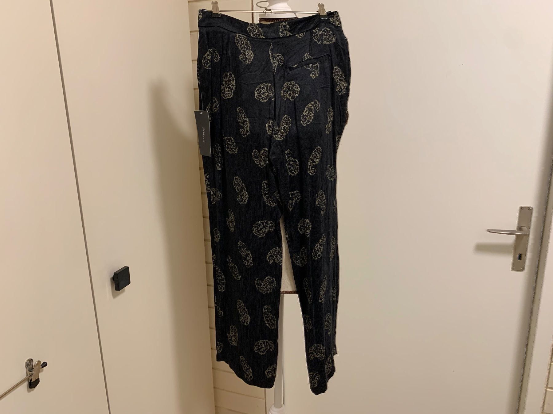 Zara Pantaloni: Zara Hose schwarz Gr. XS – Nuovo (secondo la descrizione) da Aarau venduto da Obdulia 2