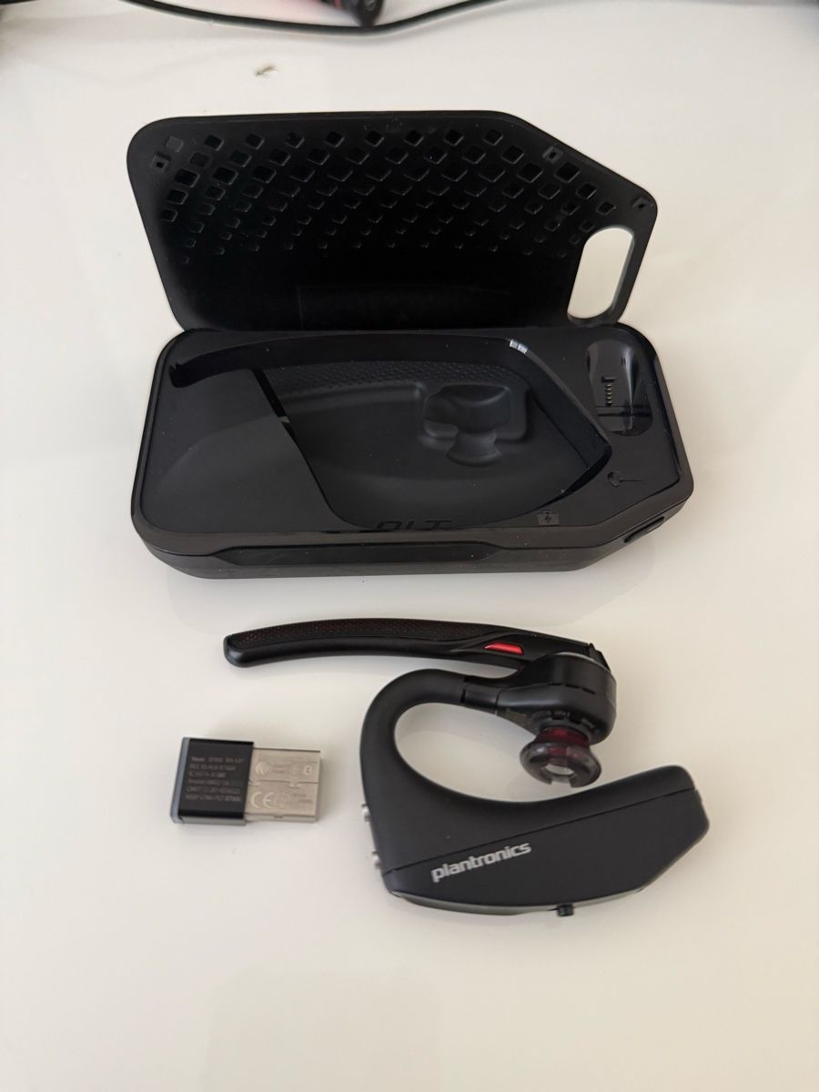 Plantronics Cuffie: Plantronics Voyager 5200 Bluetooth Headset mit Ladecase – Nuovo (secondo la descrizione) da Oensingen venduto da mig_99db 1