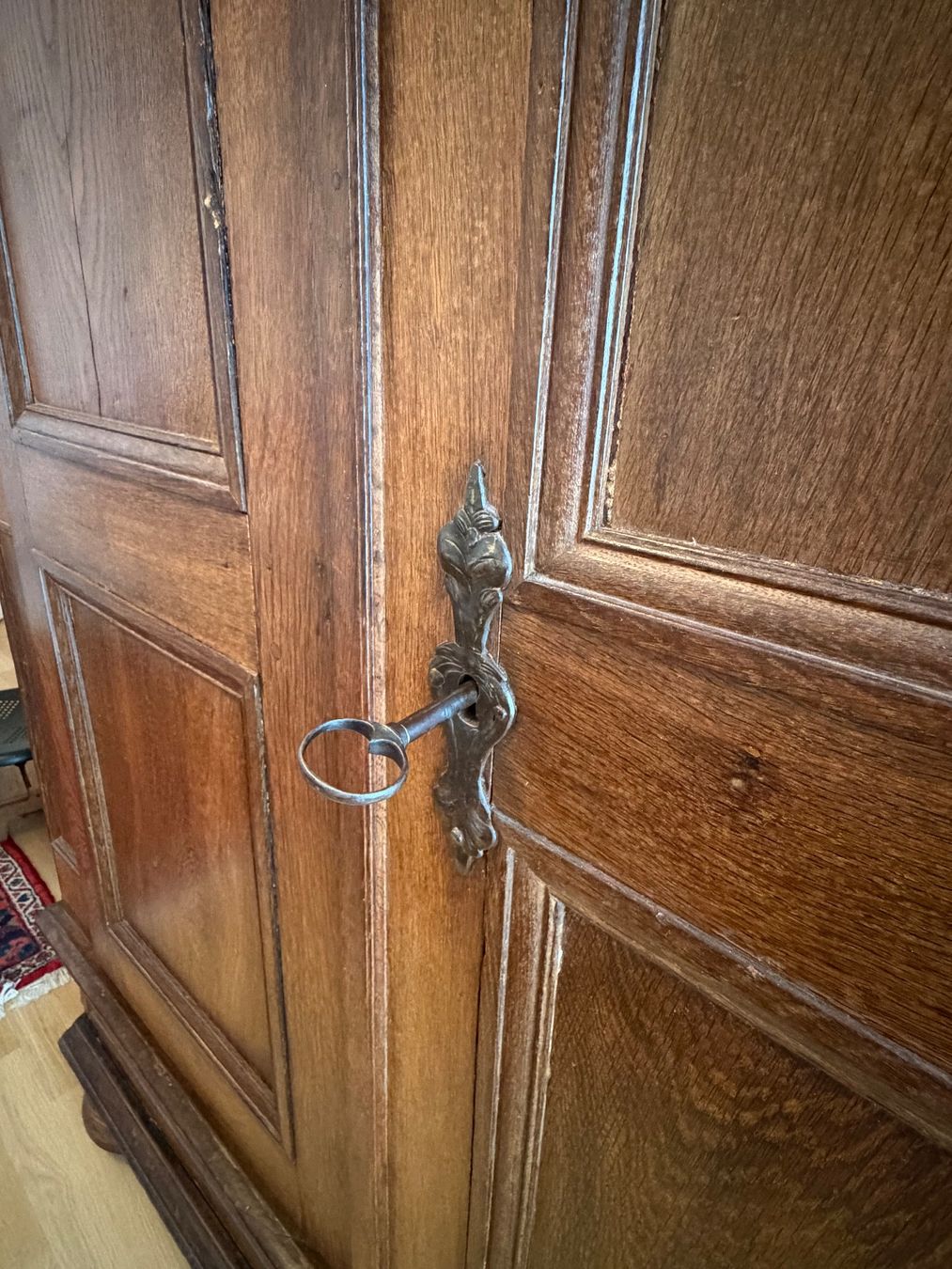 Armoires: Antiker Bauernschrank – D'occasion à Basel par Lithoklast 5