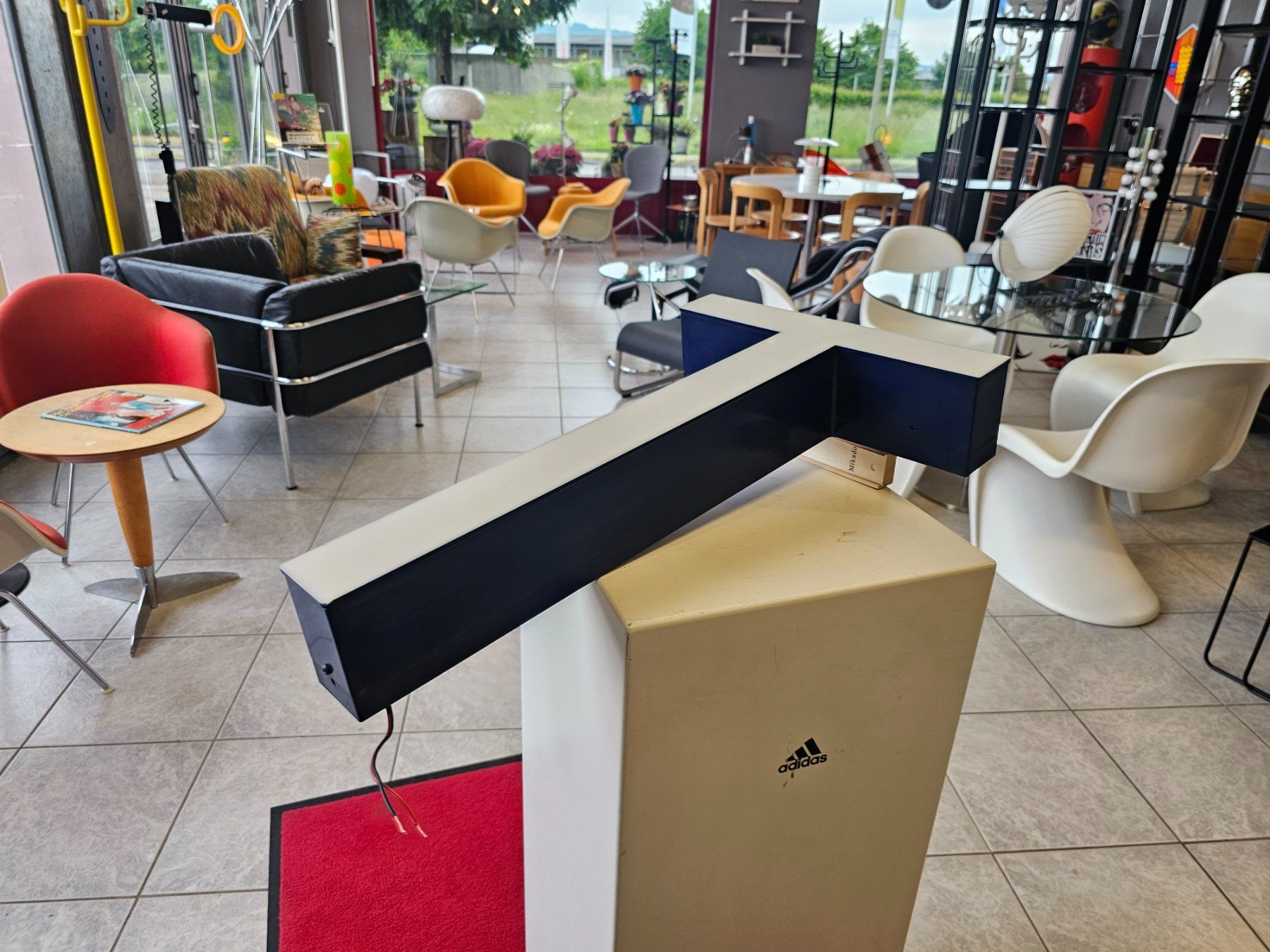 Lampen: T Leuchtbuchstabe Lightbox Leuchtreklame mit LED 1/2 – Gebraucht aus Nottwil von Wondewa-Shop 5