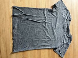 4 T-Shirts