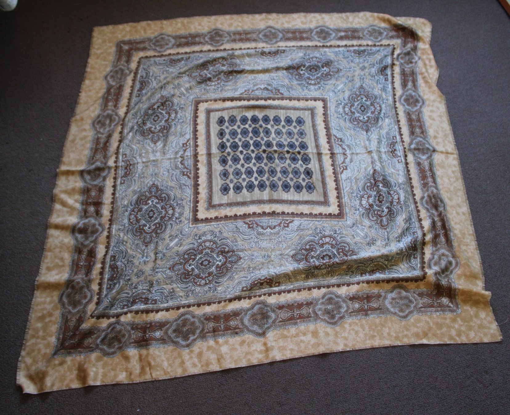 Foulards & écharpes: Tuch – D'occasion à Schaan par antikes_und_kurioses 1