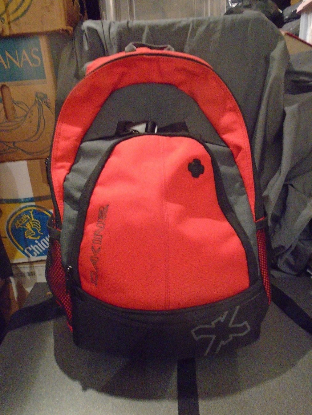 Dakine Zaini: Rucksack Dakine, rot/schwarz/grau – Usato da Zürich venduto da abraxas1291