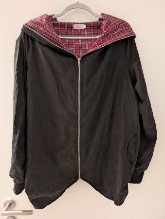 Kapuzenjacke mit Tartan-Futter, M