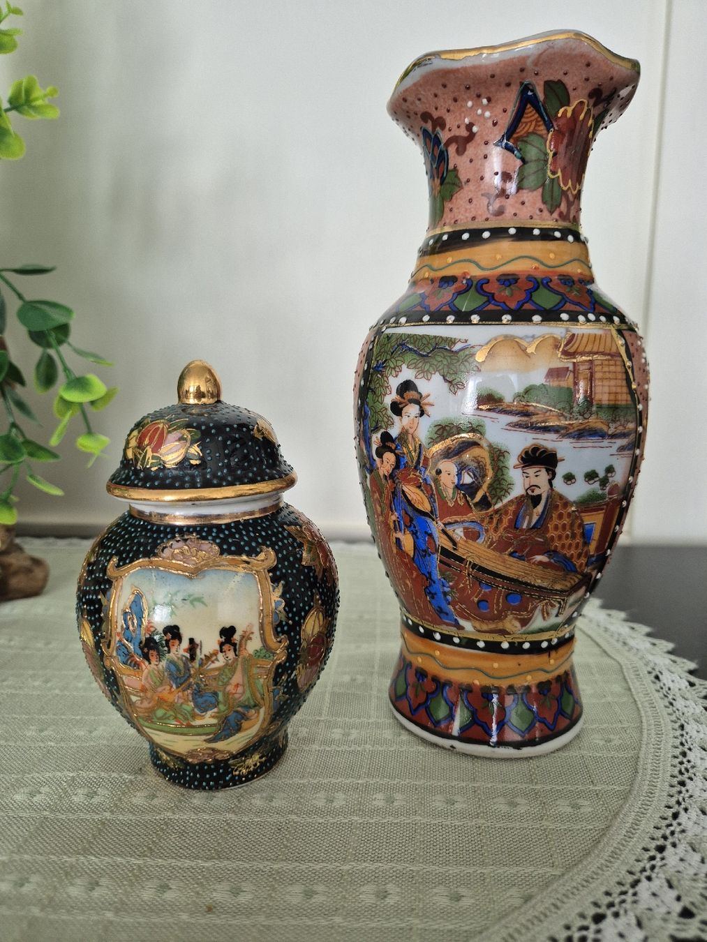 Vasen & Gefässe: China Vasen Set, Handbemalt, Vintage Deko-Objekt – Gebraucht aus Eschlikon TG von zuzanka80