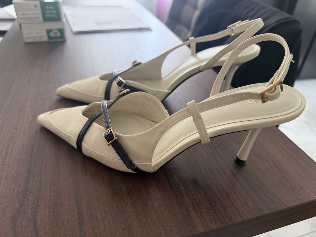 Zara Scarpe da donna: Pumps Zara beige/schwarz Grösse 39 – Usato da Arch venduto da Aga84 1