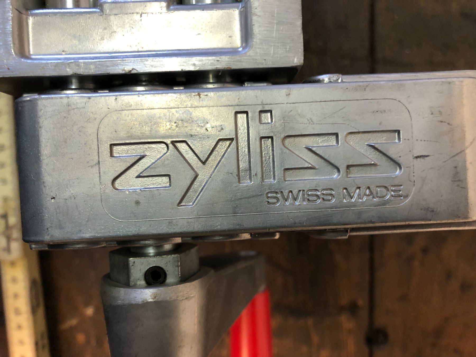 Tutti gli attrezzi: Zyliss Schraubstock – Usato da Sutz venduto da bf-ltd 3
