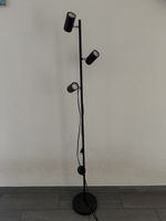 Moderne schwarze Stehlampe mit 3 verstellbaren Spots