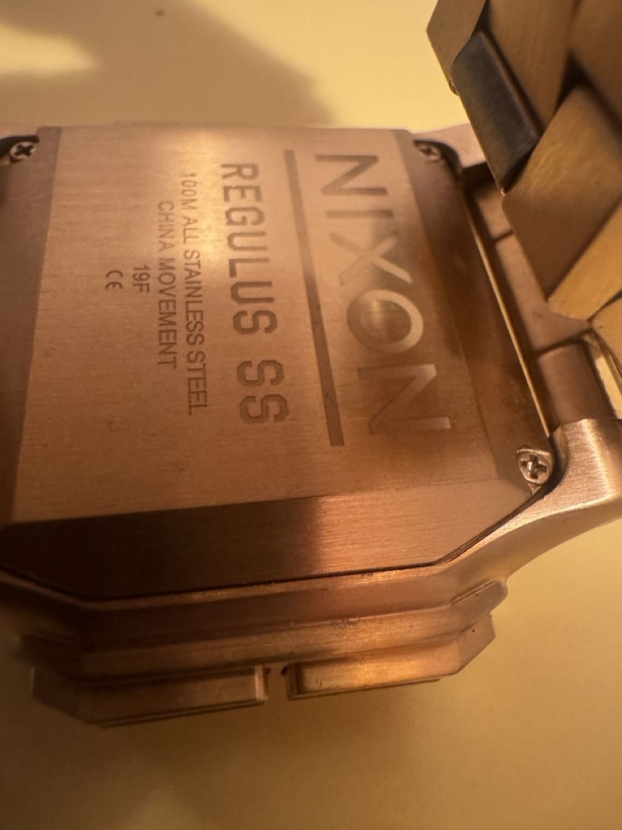 Nixon Orologi: Montre Nixon Regulus SS, - État impeccable! – Usato da Veytaux venduto da 81v_2xqb 2