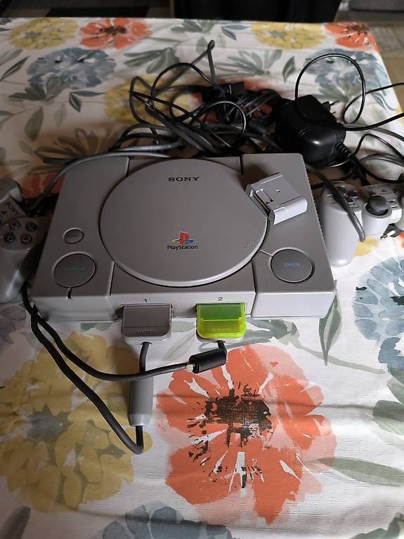 Konsolen: Sony Play Station mit Spiele – Gebraucht aus Walliswil-Nbipp von australien2007 4