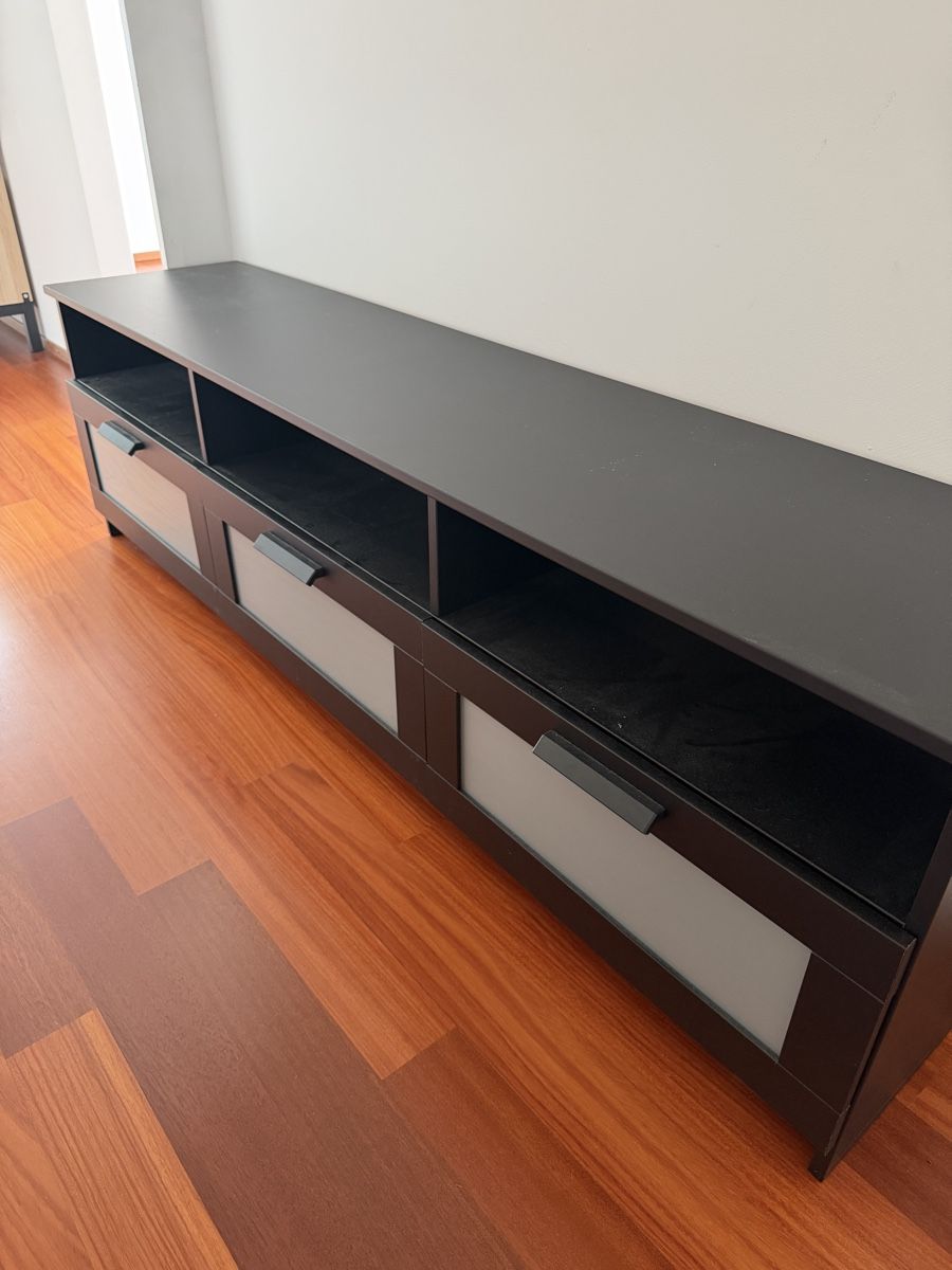 Mobili TV: Fernseher Tisch/Sideboard – Usato da Zürich venduto da hel_2b2k