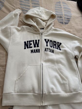 Weisse Kapuzenjacke mit New York Print, Grösse S
