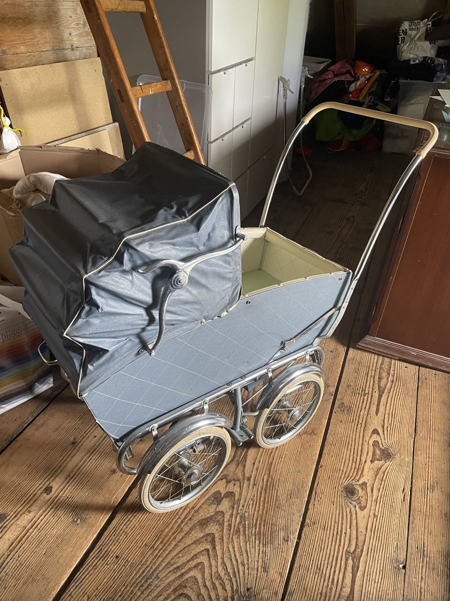 Carrozzine: Kinderwagen/ Stubenwagen antik – Usato da Wangen SZ venduto da flowerfly 2
