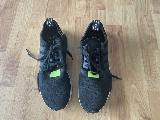 Adidas Scarpe da uomo: Adidas boost, schwarz-gelb, Grösse 44 – Usato da Niederweningen venduto da sho_mb8y 1