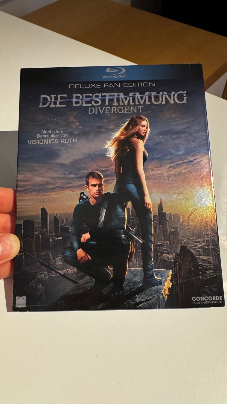 Tutti i DVDs: Die Bestimmung - Divergent (Blu-Ray) – Nuovo (secondo la descrizione) da Baar venduto da mwl_5zdb