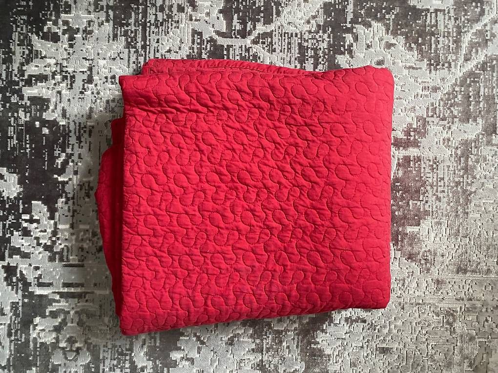 Ikea Coperte: Couvre-Lit Rouge – Usato da geneve venduto da cey_5ywd