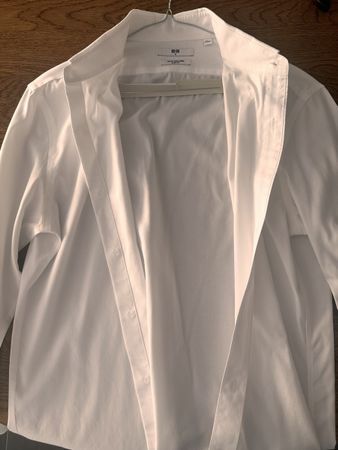 Uniqlo White Slim Fit Non-Iron Shirt, Size M, Great!