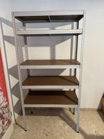 Metallregal mit Holztablaren sehr guter Zustand