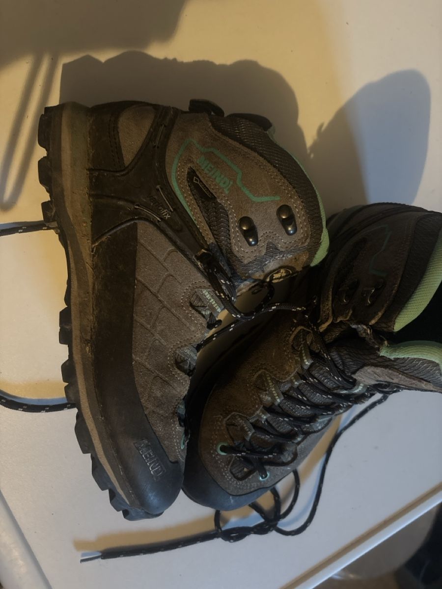 Meindl Damenschuhe: Meindl Wanderschuhe Gr. 39.5 – Gebraucht aus St. Niklaus VS von Furr3521 1