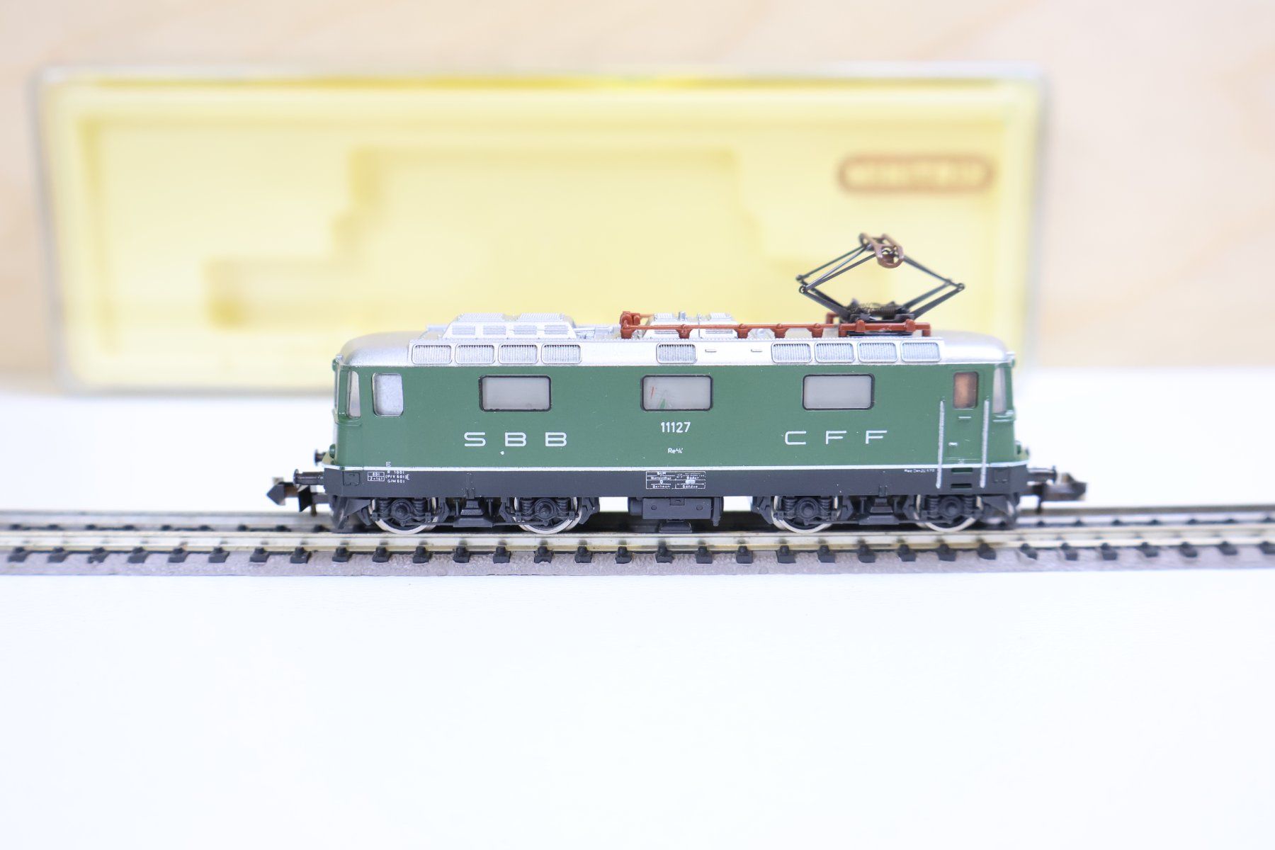 Trix Modellini di ferrovie: Minitrix EMS SBB Re 4/4 E-Lok - Spur N 2171 – Usato da Winterthur venduto da Monstera 2
