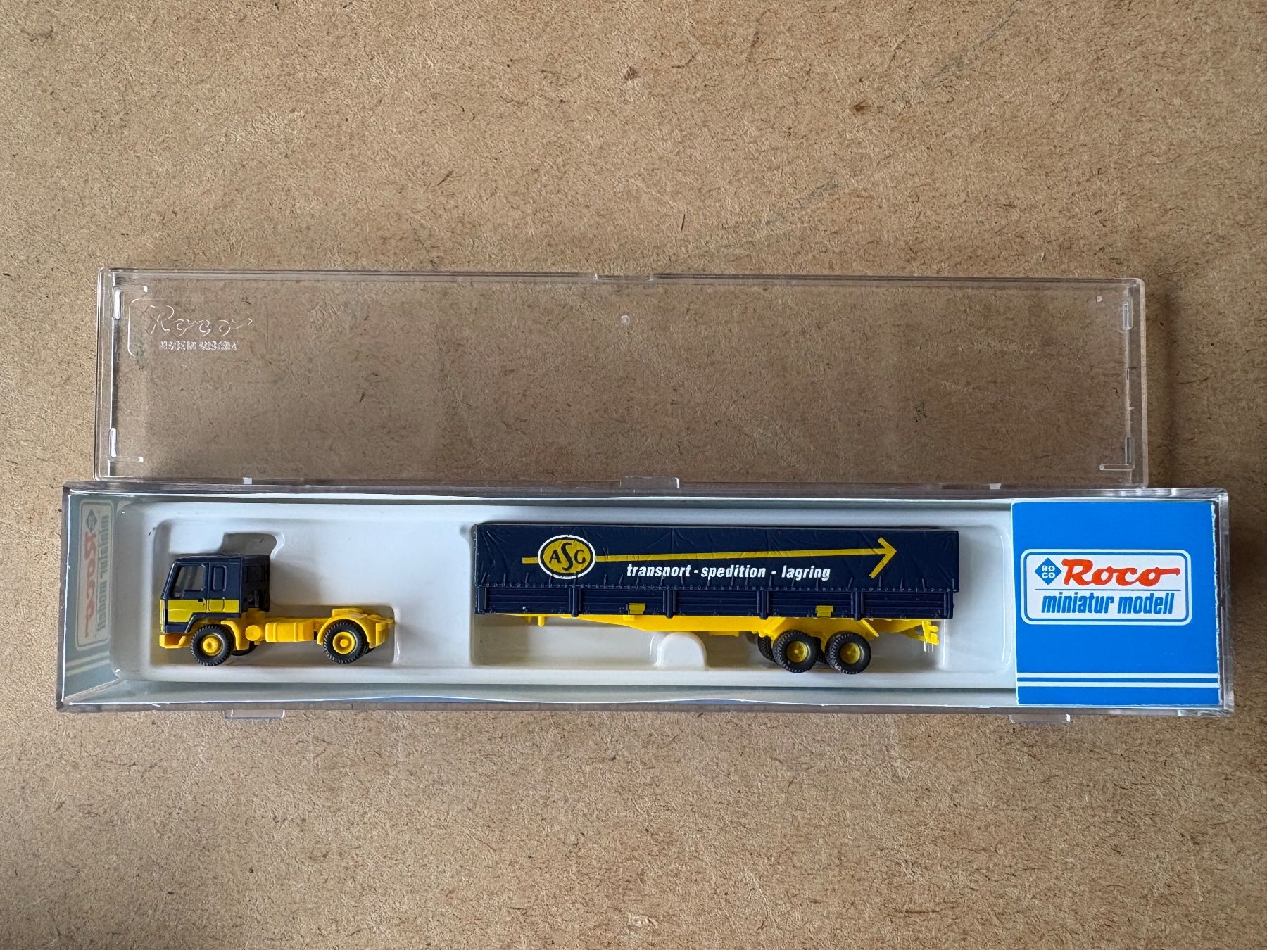 Roco Modellini di ferrovie: Roco 1850 LKW Volvo – Nuovo (secondo la descrizione) da Hauterive NE venduto da eriamch
