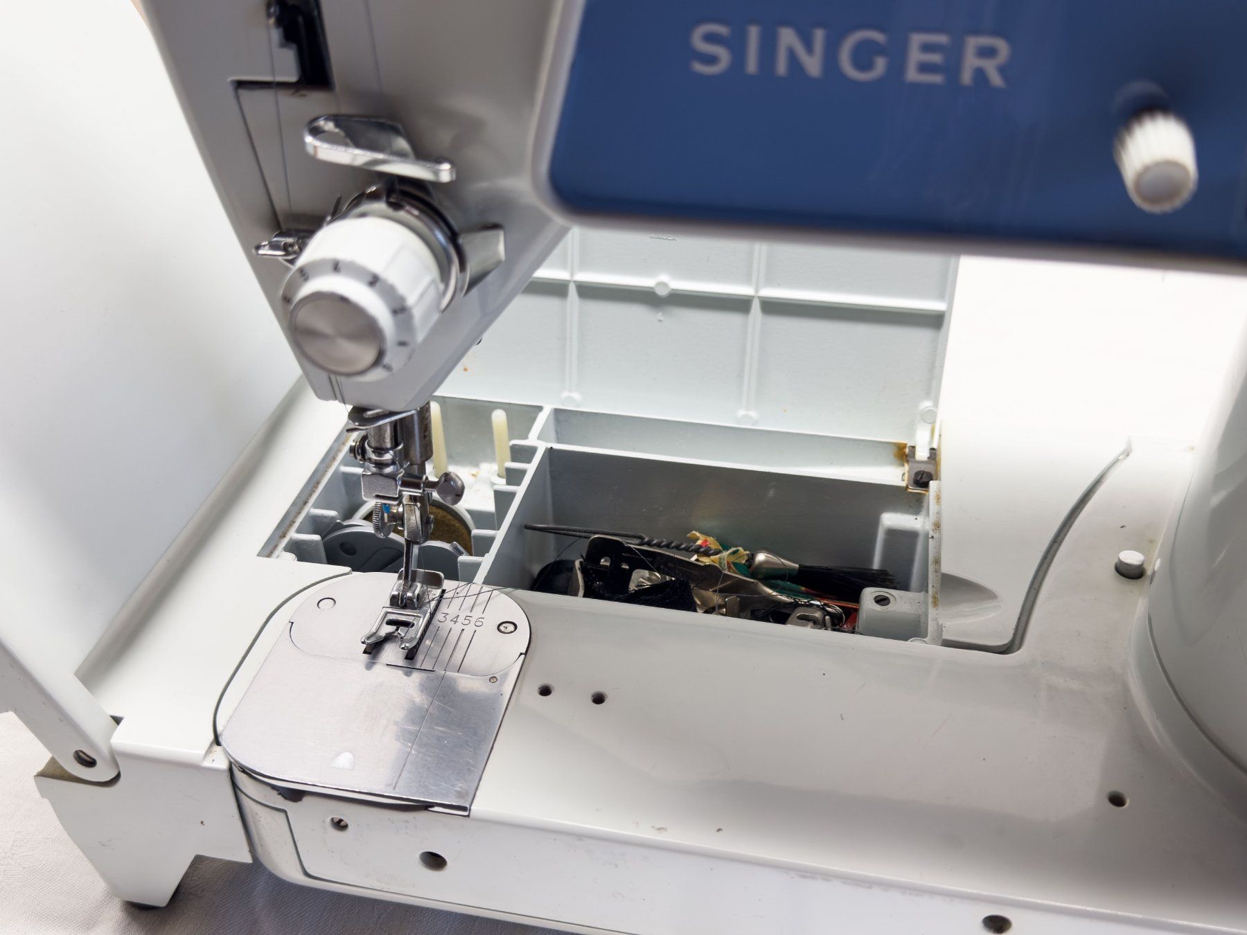Singer Macchine da cucire: Nähmaschine Singer 632G defekt – Usato da Biel/Bienne venduto da tim_pww5 4
