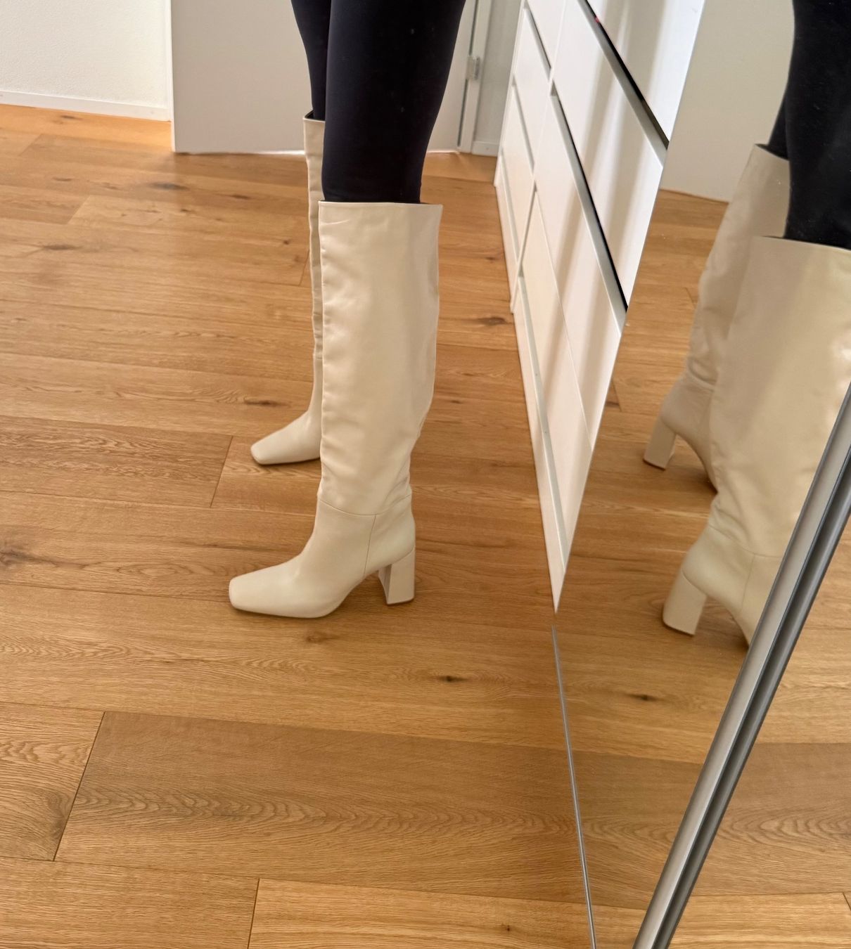 Zara Damenschuhe: Zara knee high leather boots – Gebraucht aus Männedorf von fge_tt7h 2