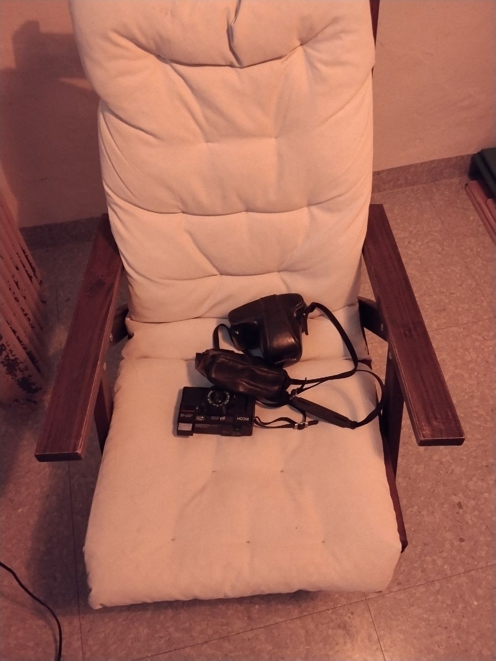 Chaises: Gratis. 2 Stück – D'occasion à Zürich par changtheqing 1