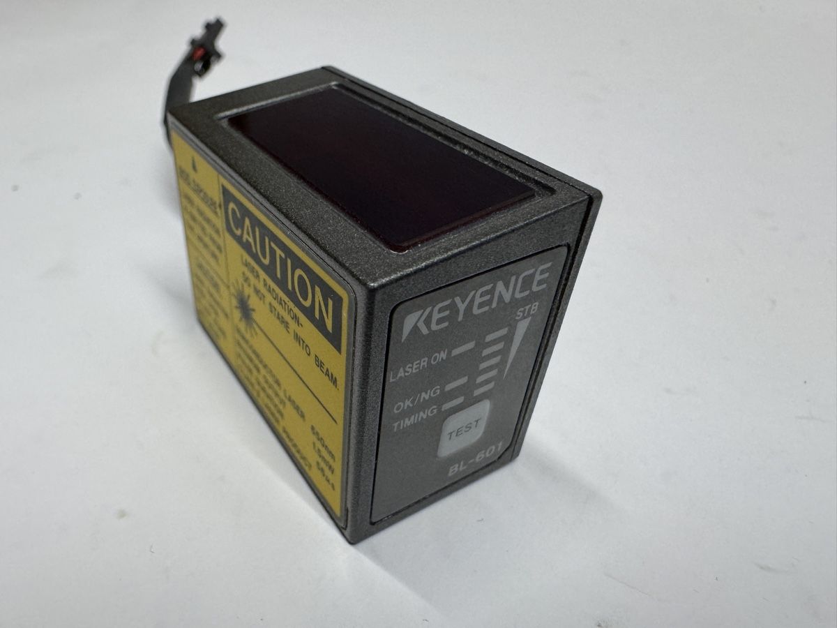 Componenti elettronici: Keyence BL-601 Ultrakompakter Laser Strichcodeleser – Usato da Lüchingen venduto da phlanlab